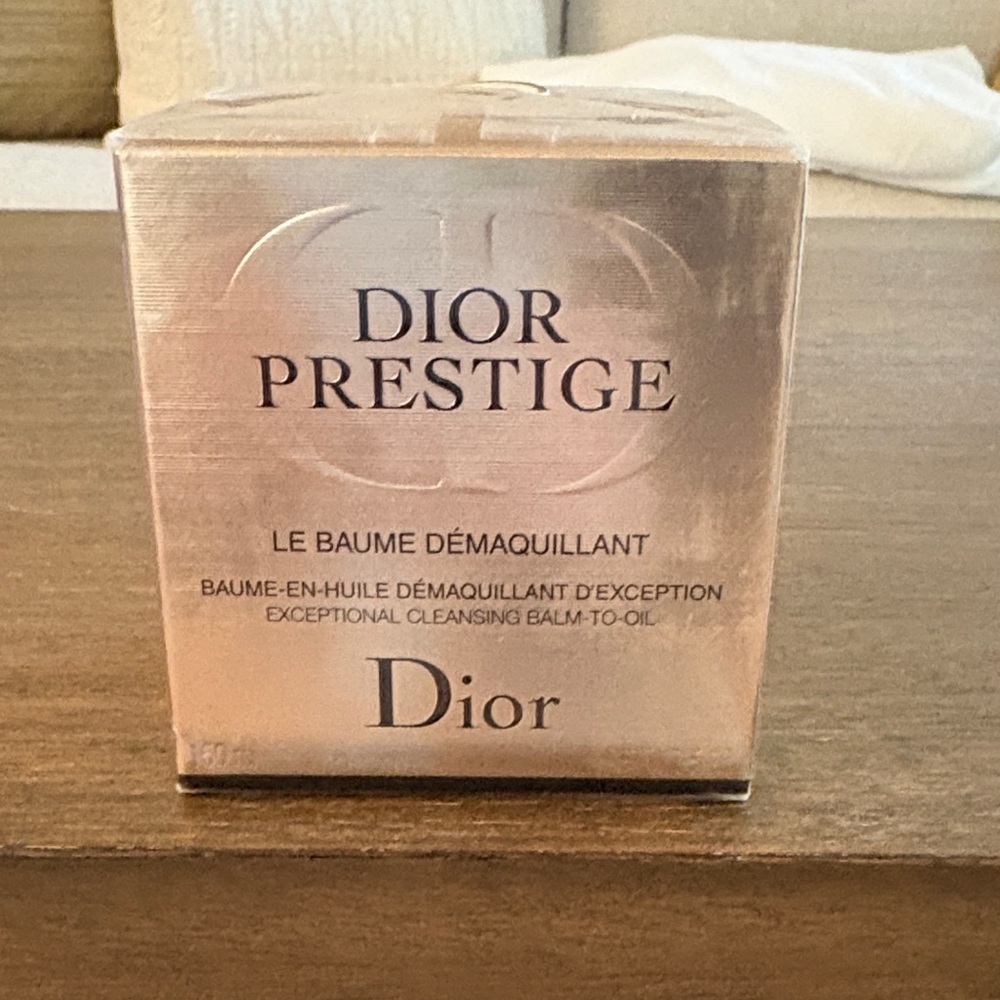 Dior Prestige Le Baume Démaquillant in Elegant Gold